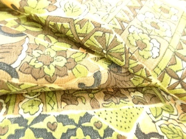  大正ロマン　紋錦紗花更紗模様着物